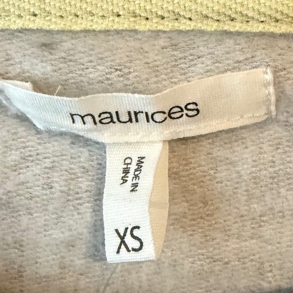 Maurices Adult-Like Graphic Raglan Sweatshirt Women's XS Grey Black Long Sleeve - Picture 4 of 5